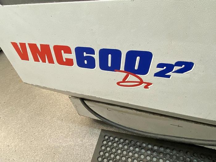Used 1999 Bridgeport VMC 600/22 Digital Machining Center