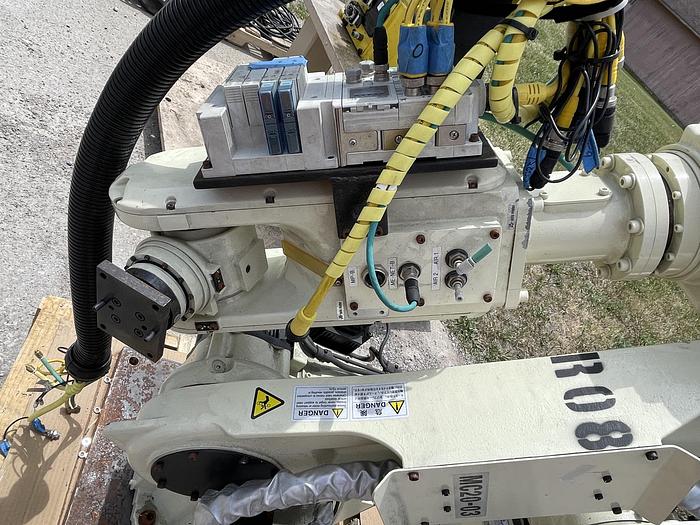 Used NACHI MC20-03 6 AXIS ROBOT 20 kg X 1733 mm H REACH WITH FD CONTROLLER
