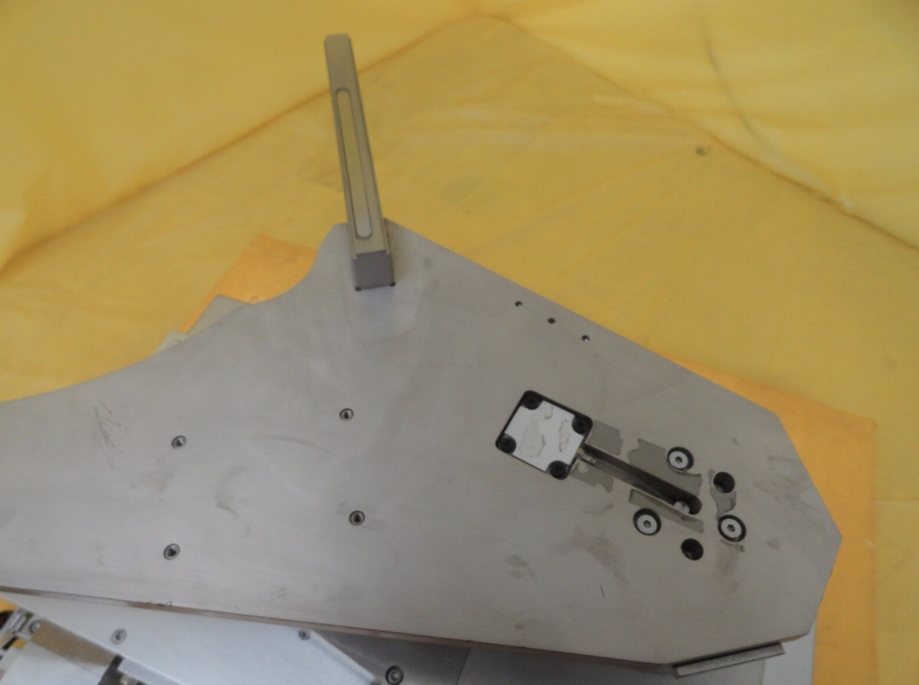 Used Kawasaki NS110C-B001 Chuckbot 4K192-238-4 NSR-S307E 300mm DUV Used