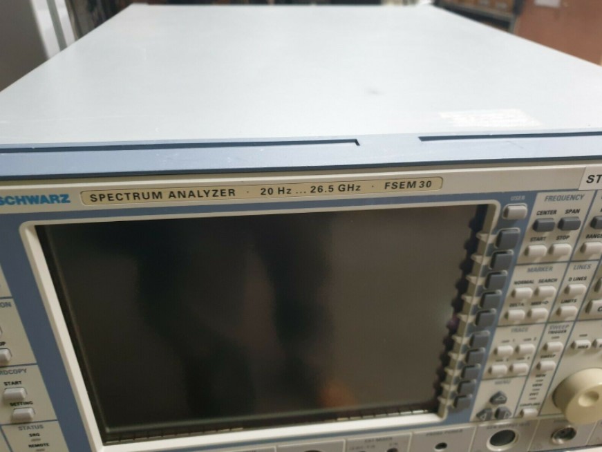 Used Rohde & Schwarz FSEM30 1079.8500.35 FSE-B22 1106.3480.02 SPECTRUM ANALYZER (R4S3