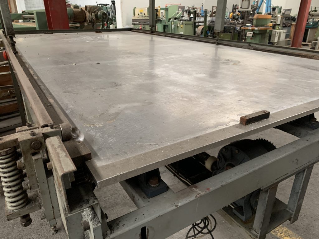 Used Pressa fustellatrice marca Comaco