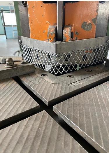 Usato SCANTONATRICE PNEUMATICA  COMACA 130X130X3