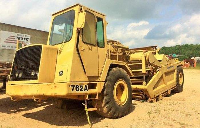 Used 1983 DEERE 762A