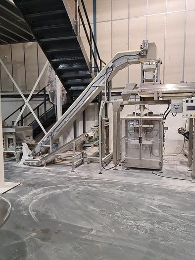 D'occasion VERTICAL FORM FILL AND SEAL AND POUCH PACKING LINE