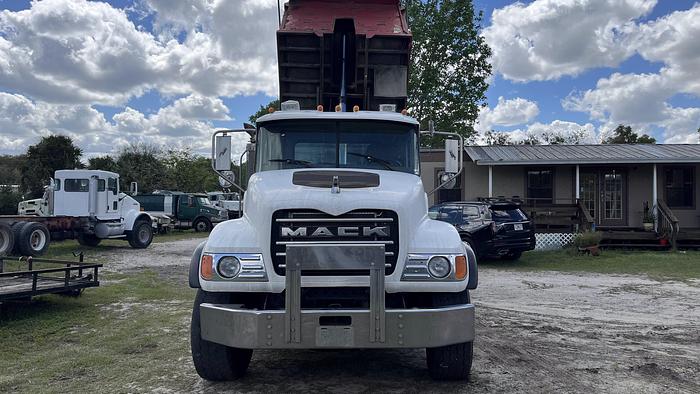 Used 2004 Mack CV713 Granite