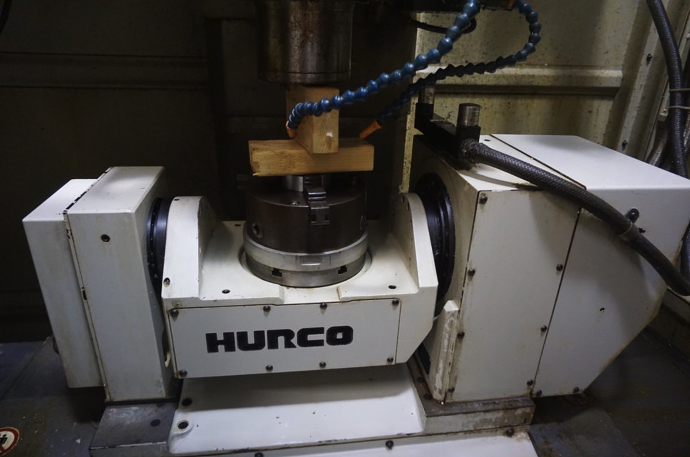 Used 2009 HURCO VMC10U 5 AXIS INTEGRATED TRUNION MACHINING CENTER W/ 5 AXIS TRUNION