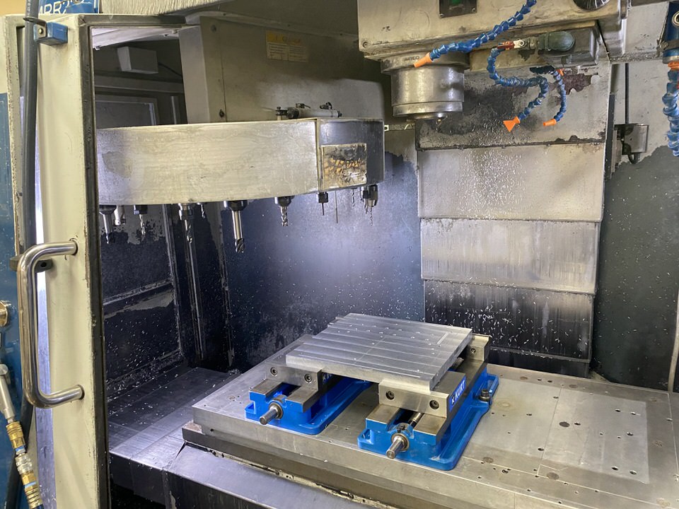 Used 1997 Hurco BMC4020HT CNC Vertical Milling Machine