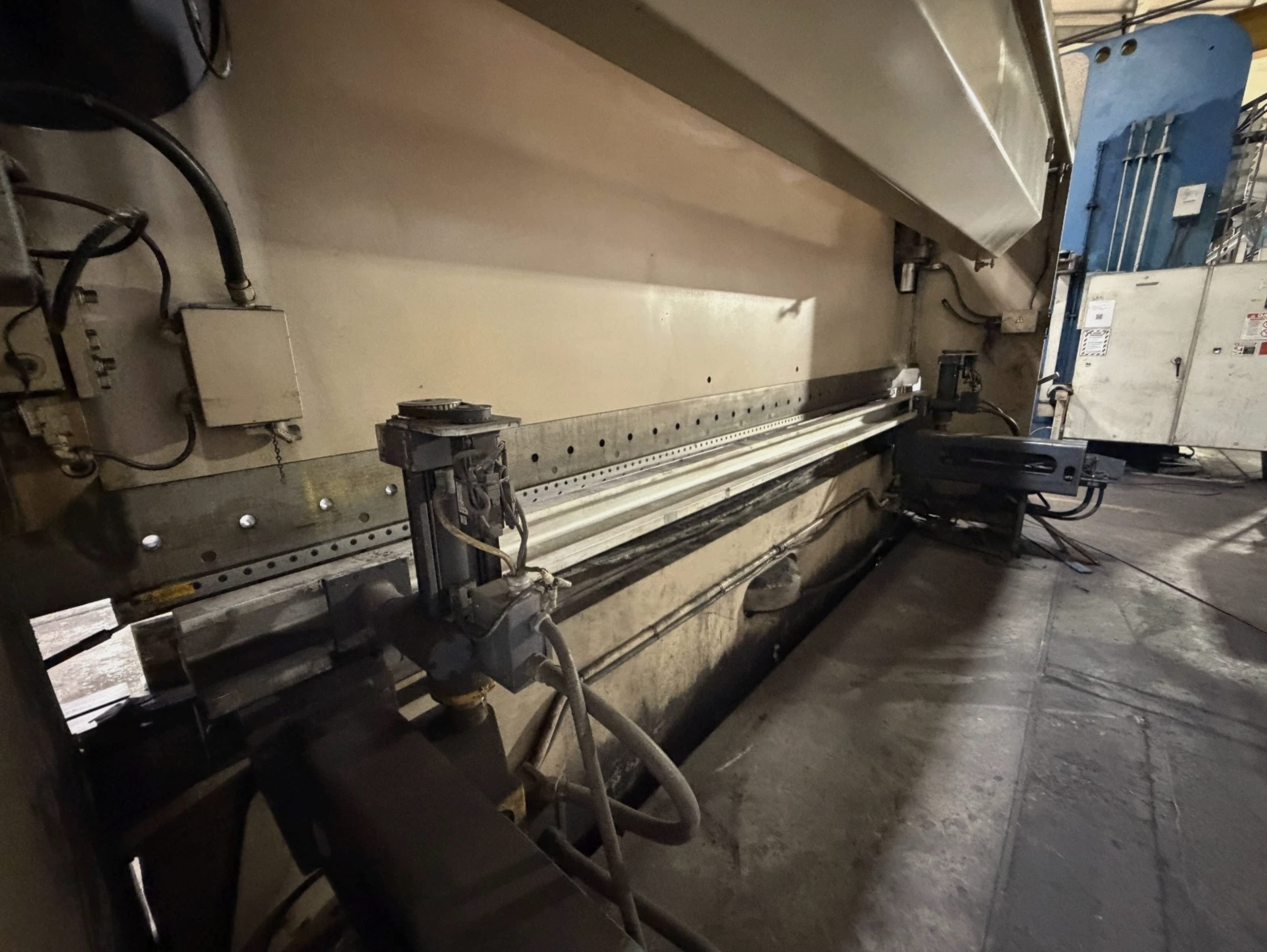 Used Cincinnati 230 Ton BK-C 230 Ton Press Brake