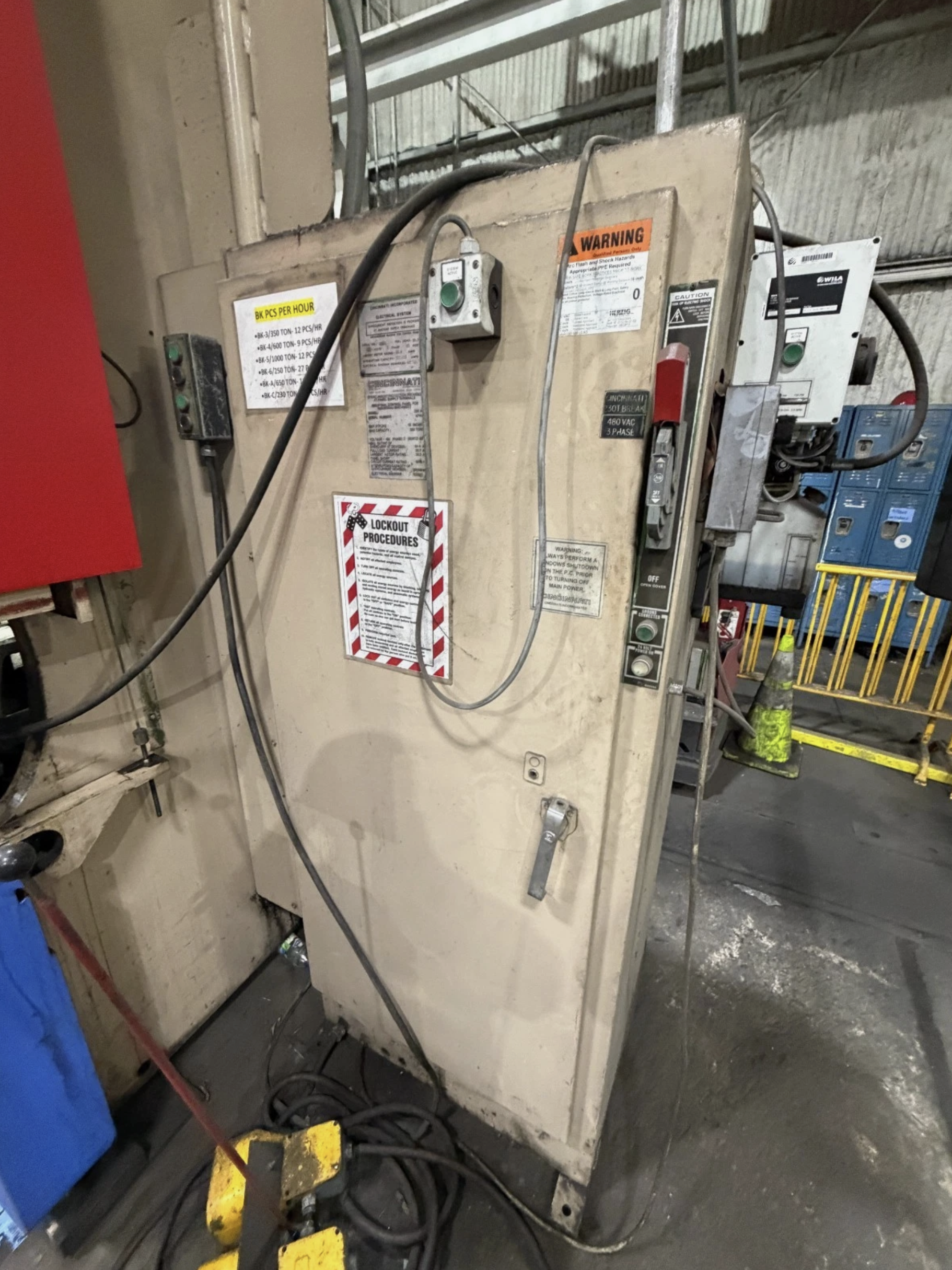 Used Cincinnati 230 Ton BK-C 230 Ton Press Brake