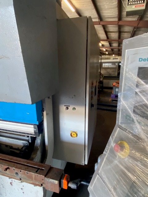 Used 2014 KRRAS  110 Ton x 12' PRESS BRAKE
