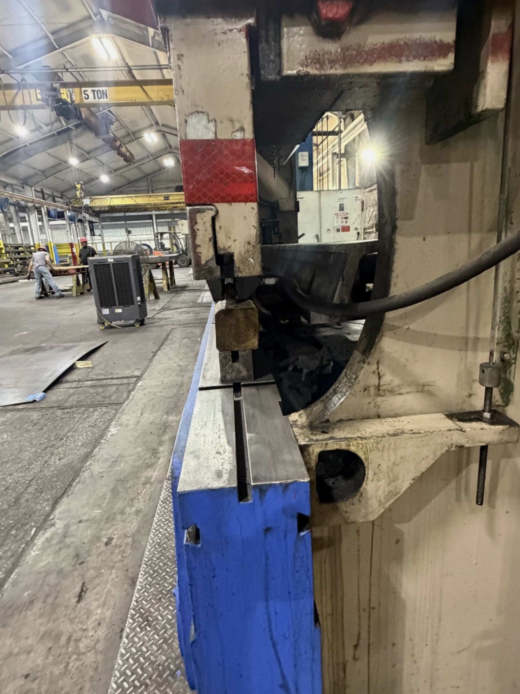Used Cincinnati 230 Ton BK-C 230 Ton Press Brake