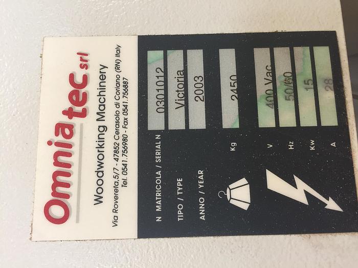 Usato CENTRO DI LAVORO VERTICALE A 3 ASSI OMNIATEC VICTORIA