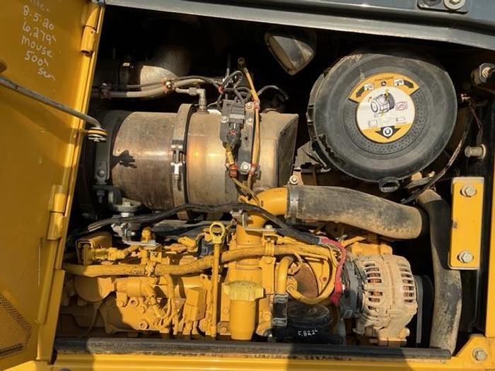 Used 2014 CAT 700K XLT