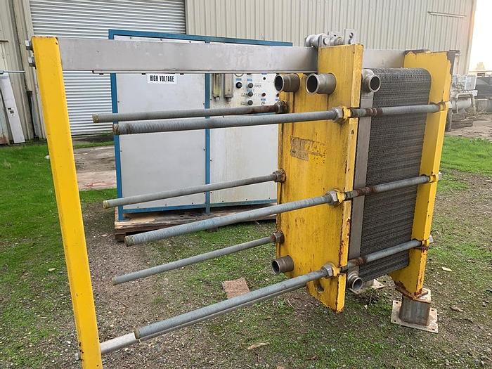 Used Heat Exchanger, Plate, 550 SF, S/st, AGC, Divider Block #S744438