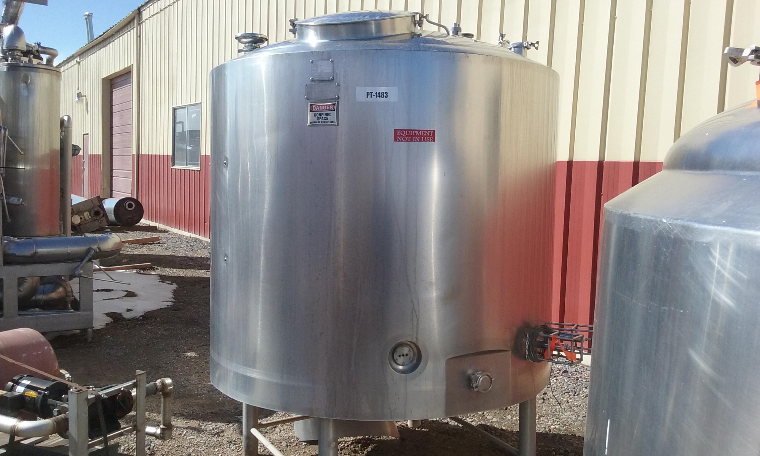 Used 500 GALLON MIX TANK