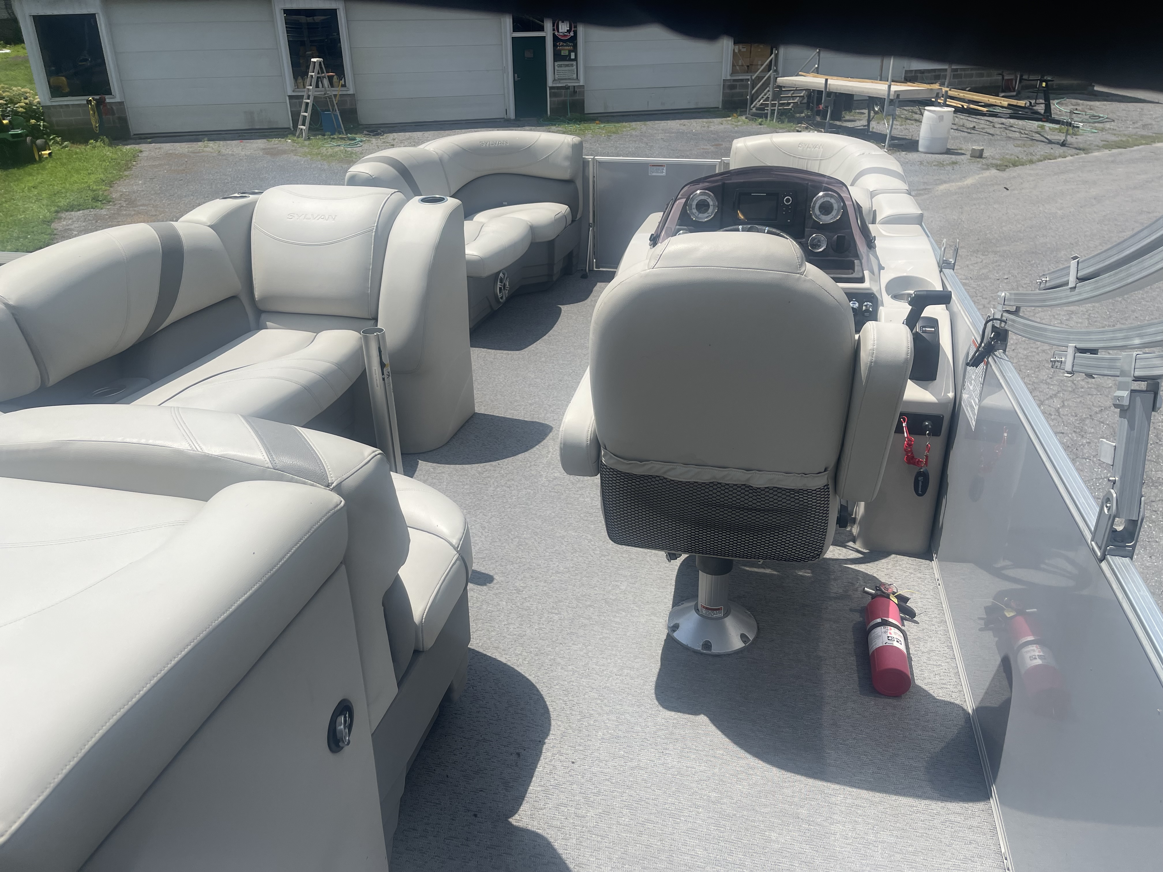 Used 2018 SYLVAN MIRAGE 8520 S TRI TOON