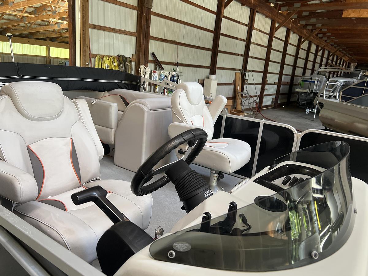 Used G3 PONTOON