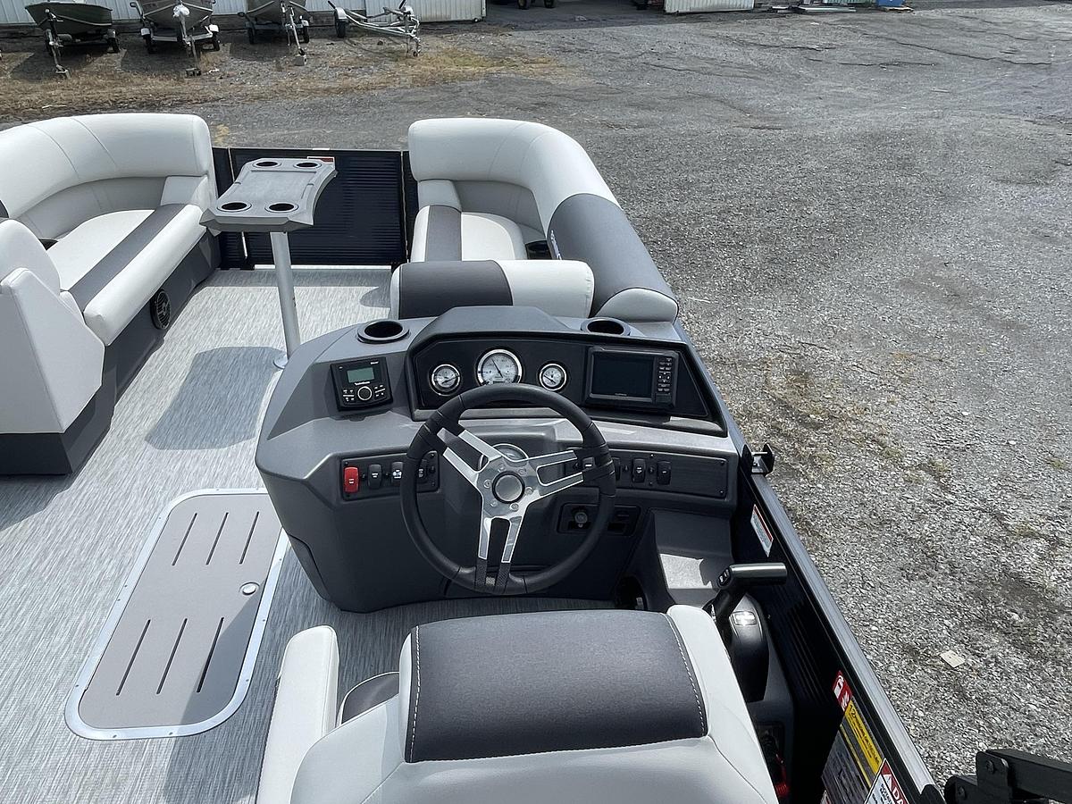 2027 Bennington S1 Swingback 22 SSB TRI-TOON - SALTWATER PACKAGE