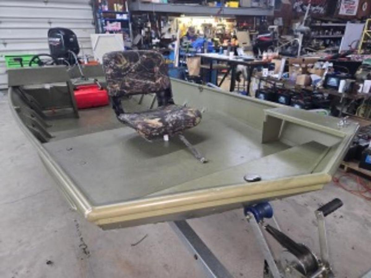 Used 2021 Lowe Boats L1648M Aura