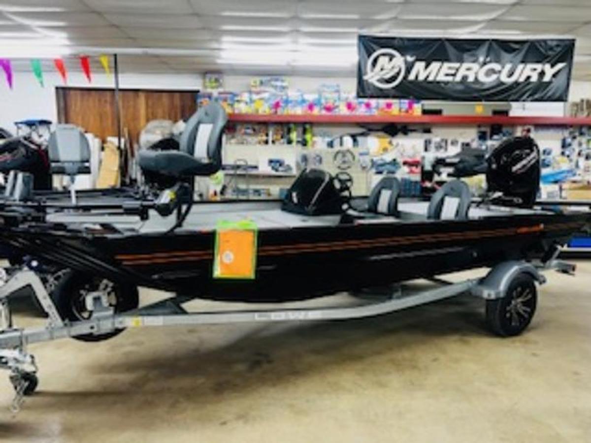 2023 Lowe Boats Legacy