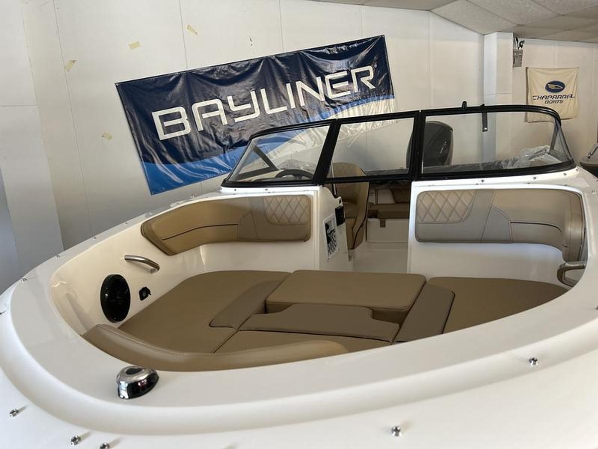 2023 Bayliner VR4 Bowrider - Outboard