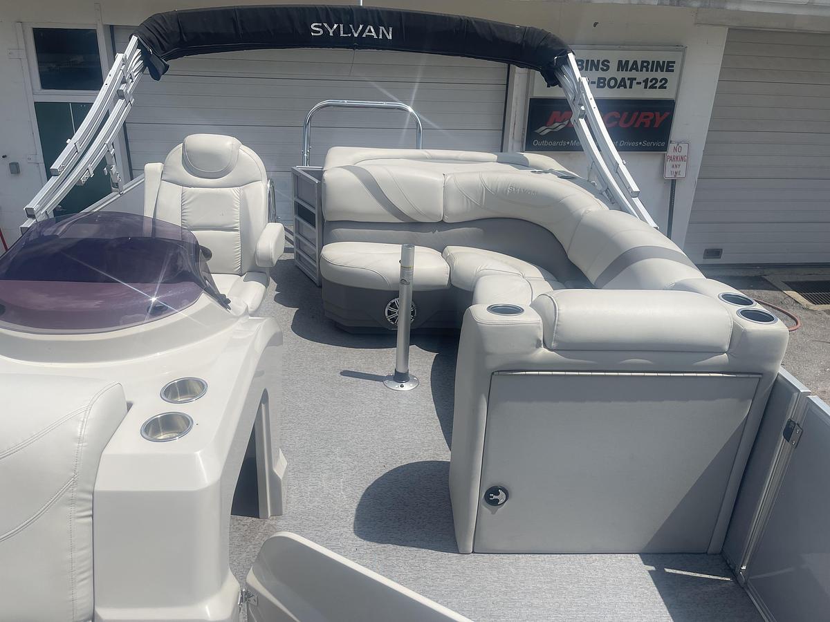 Used 2018 SYLVAN MIRAGE 8520 S TRI TOON
