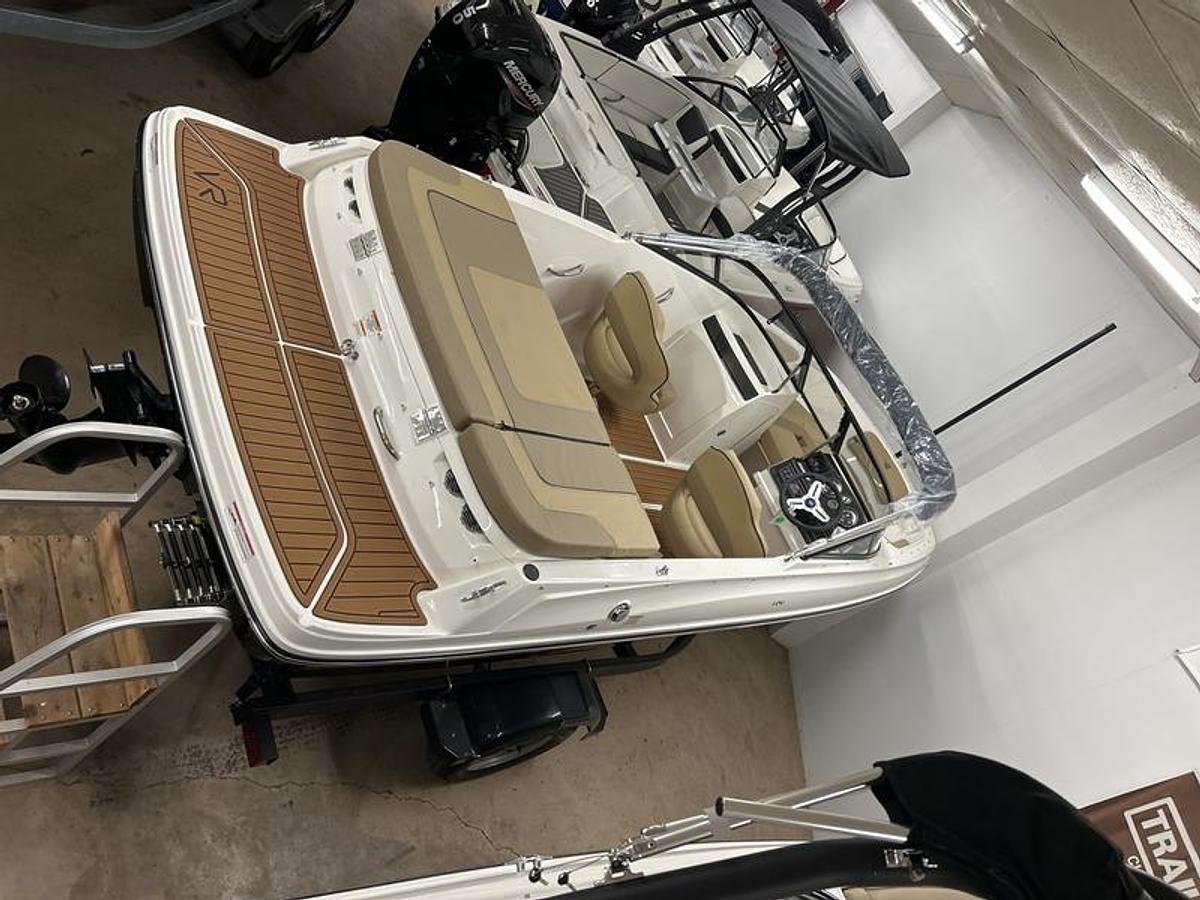 2024 Bayliner VR4 Bowrider I/O