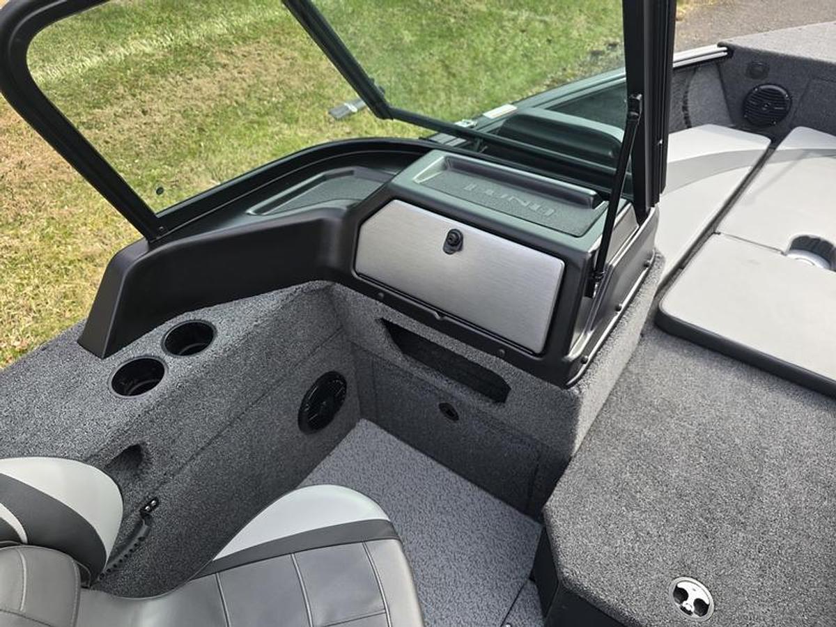 2026 Lund 1875 Impact XS Sport