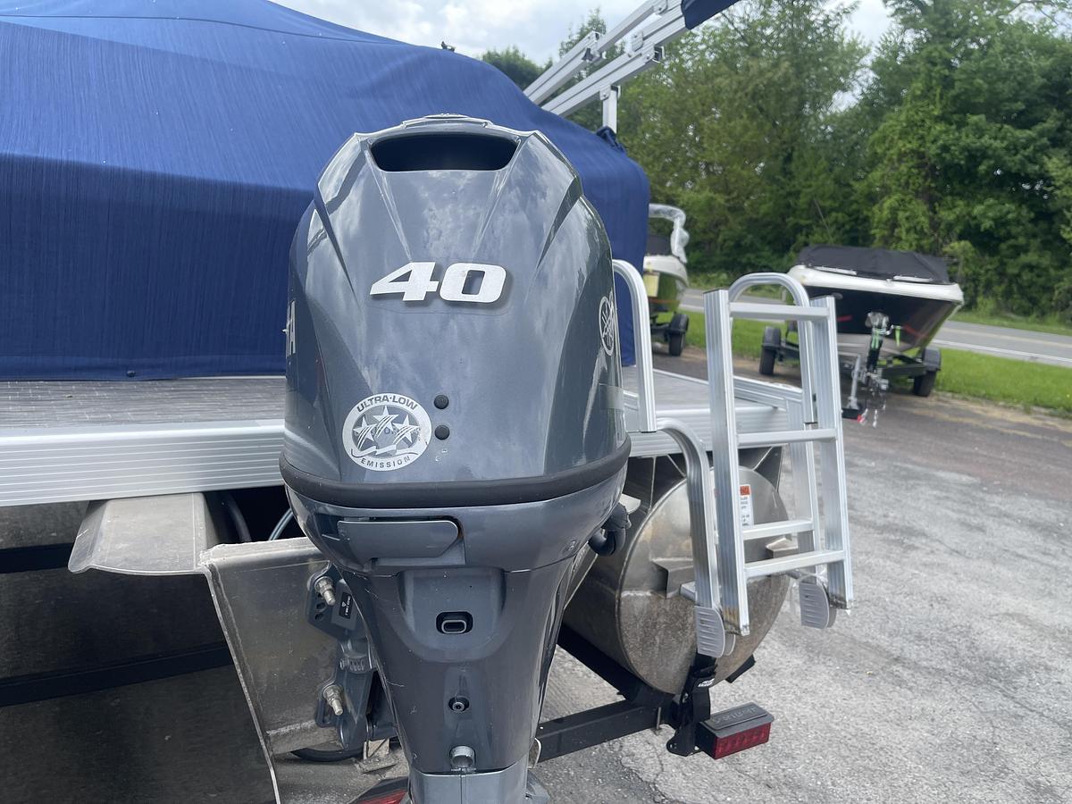 Used 2023 Bennington 168slj