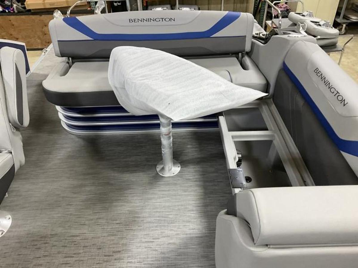 2023 Bennington 22 SXSB