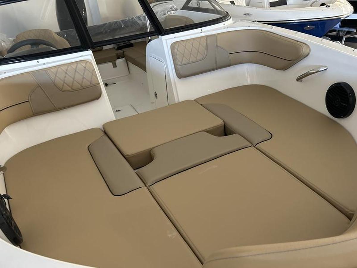 2023 Bayliner VR4 Bowrider - Outboard