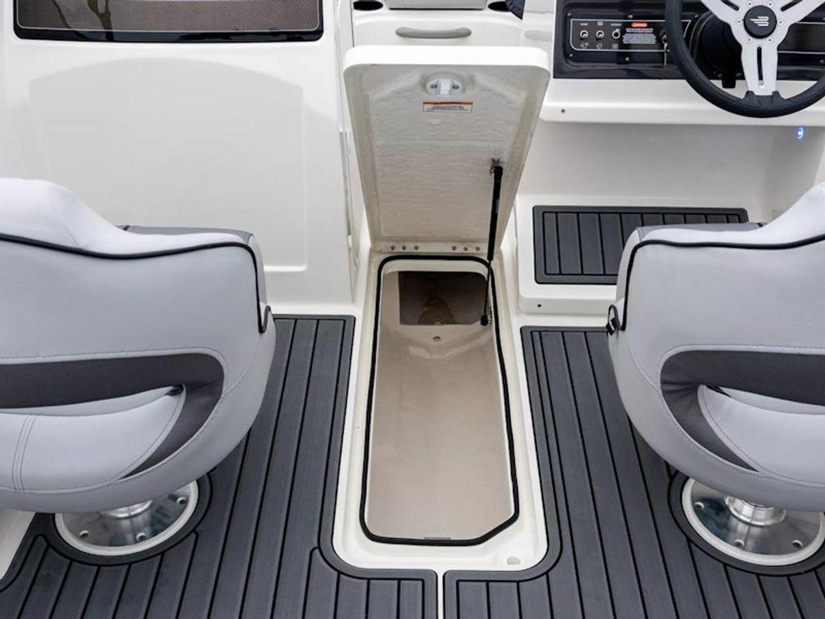 2025 Bayliner VR4 Bowrider Base