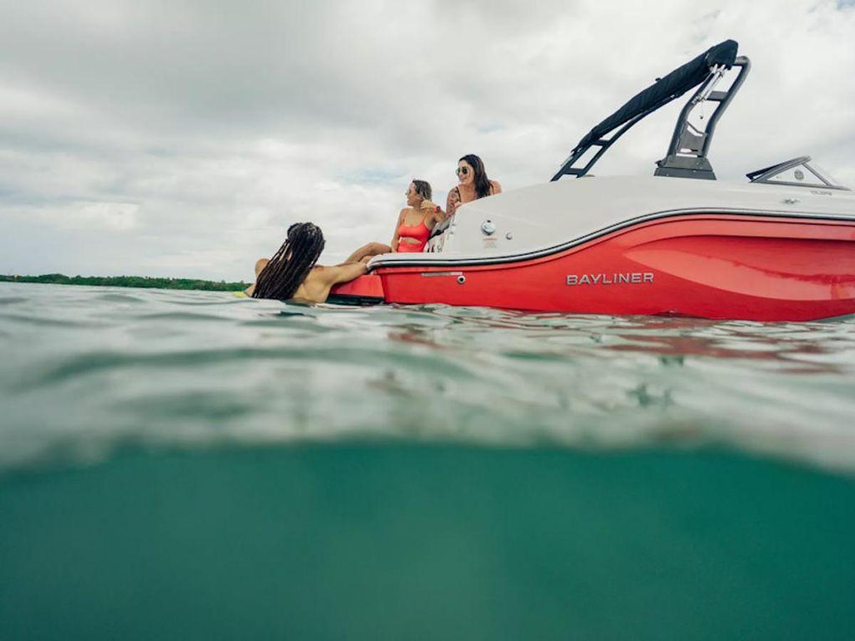 2025 Bayliner DX2050 Base