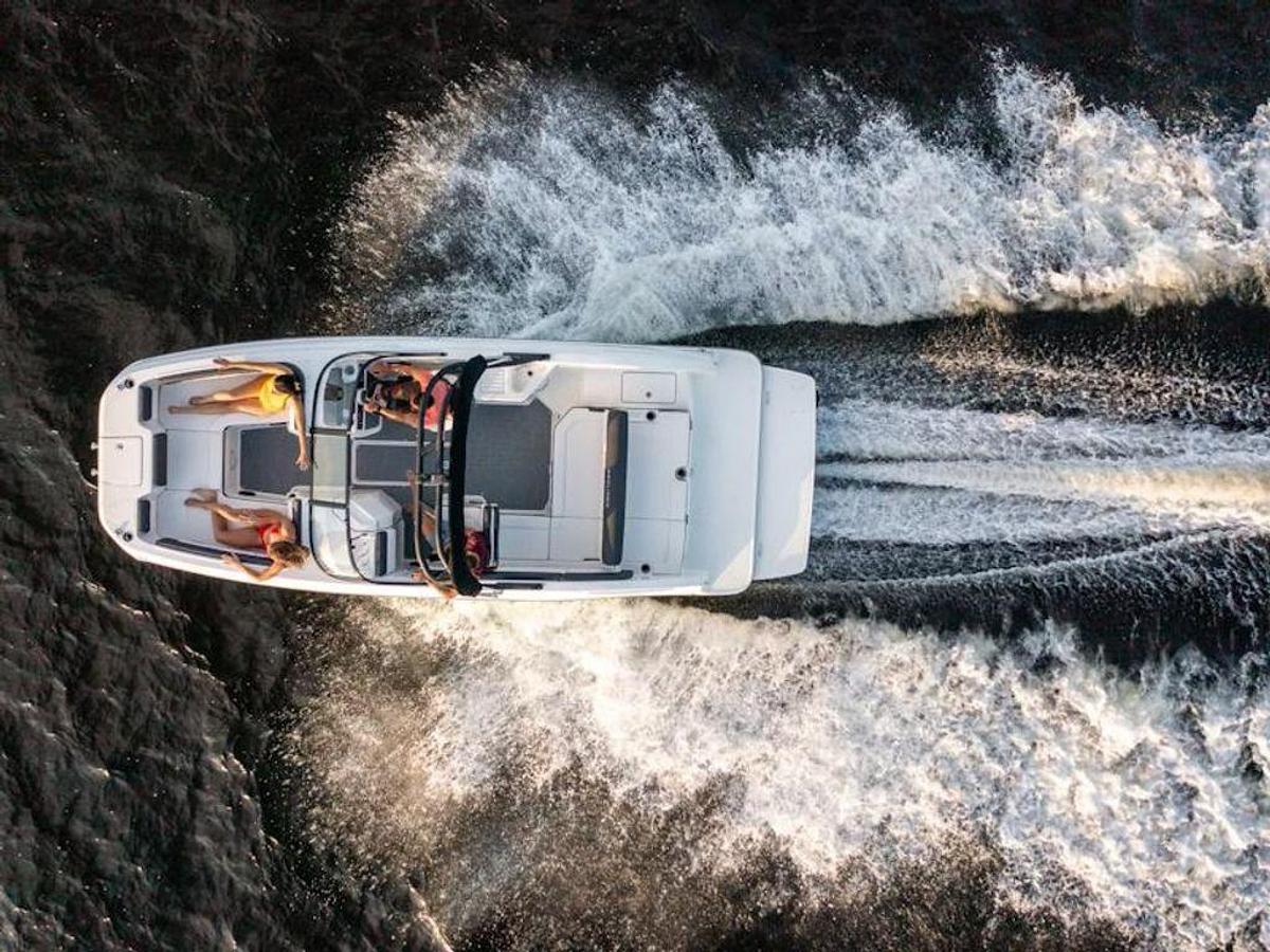 2025 Bayliner DX2250 Base