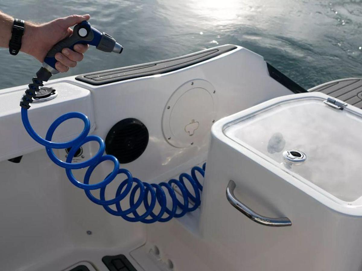 2025 Bayliner T24CC Base