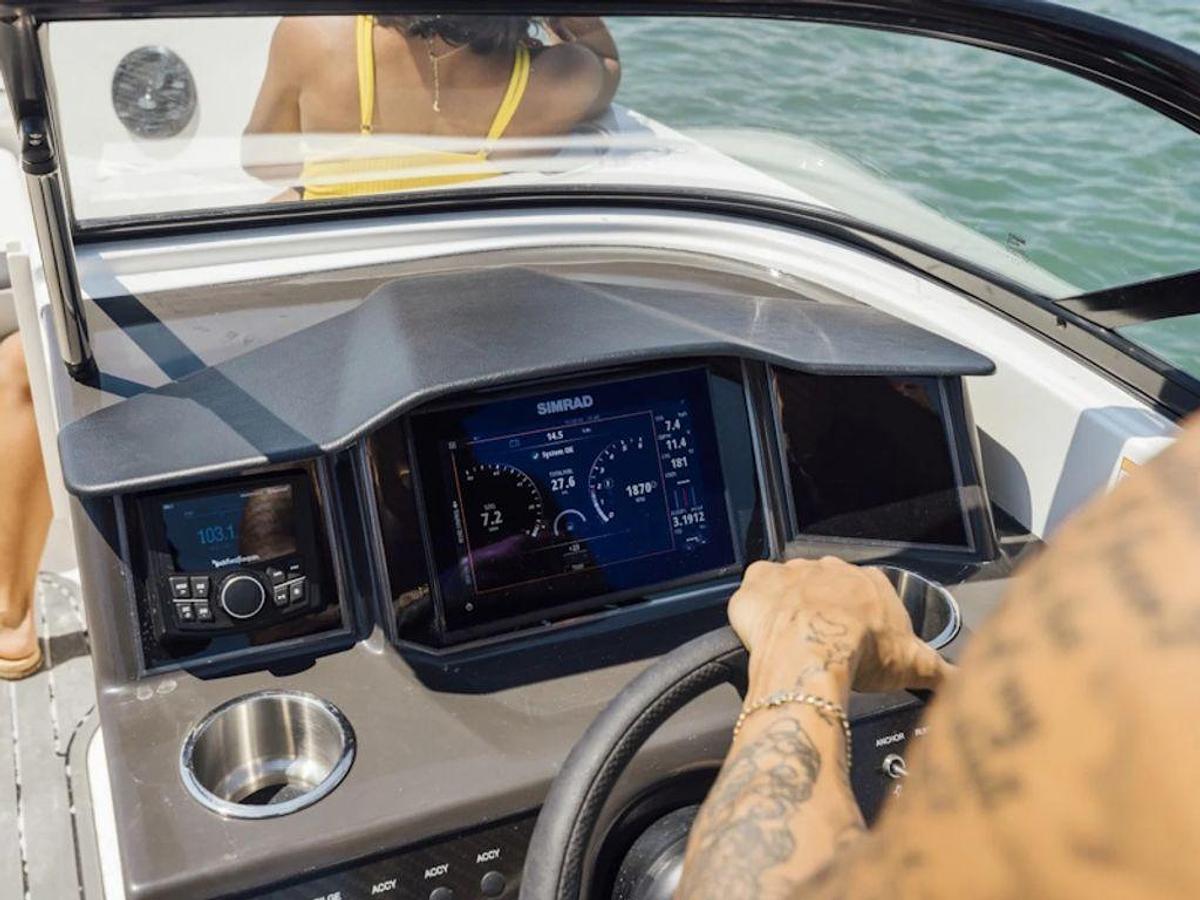 2026 Bayliner VR6 Outboard Base