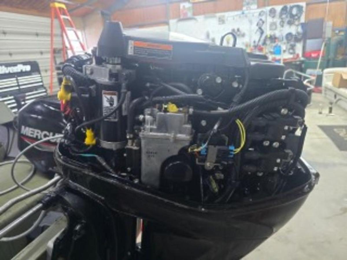Used 2021 Lowe Boats L1648M Aura
