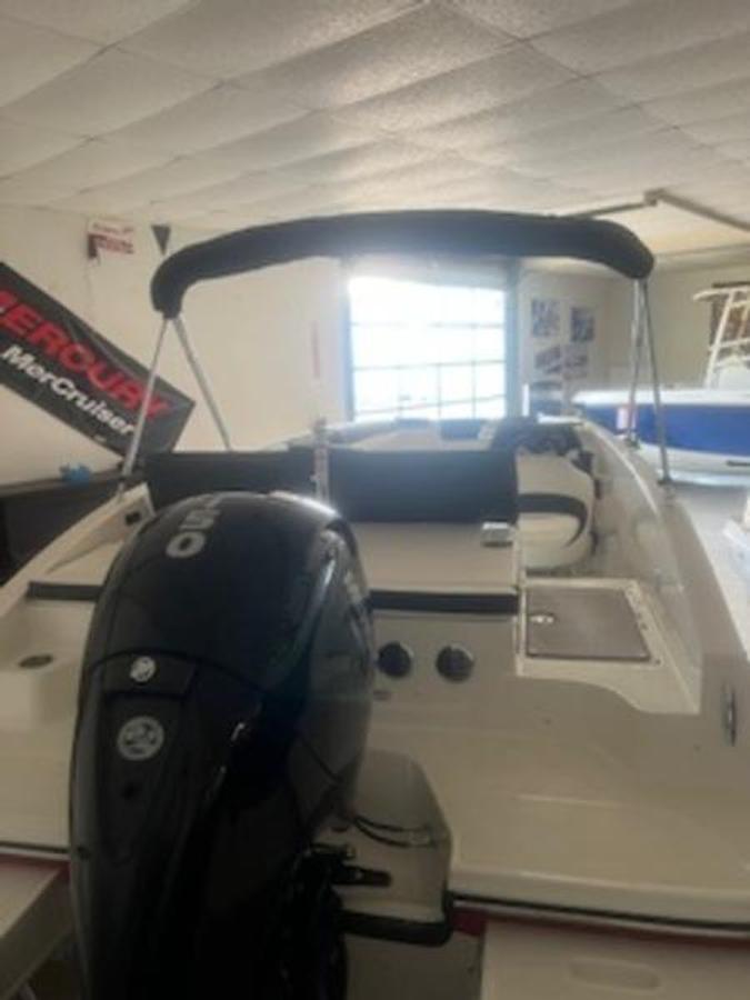 2023 Bayliner DX2000