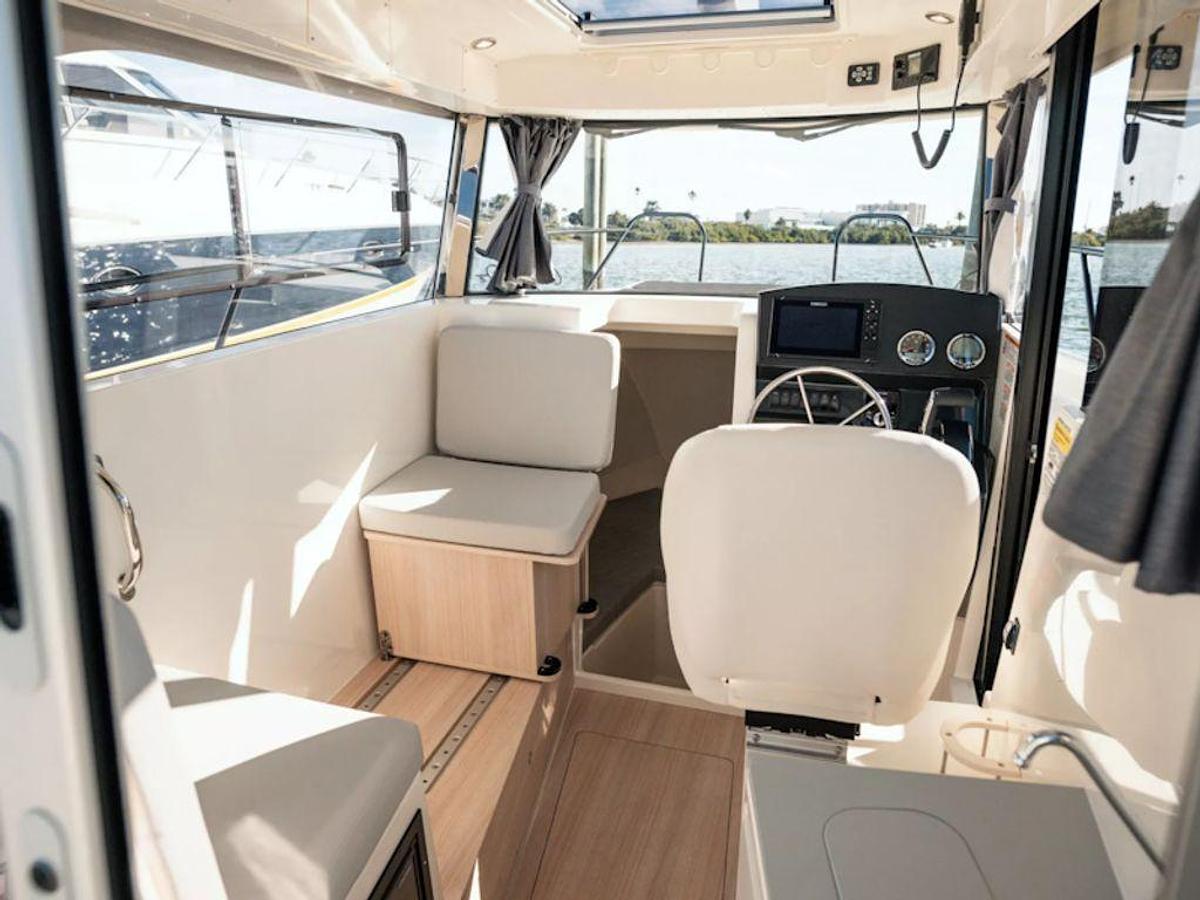 2025 Bayliner T25 Pilothouse Base