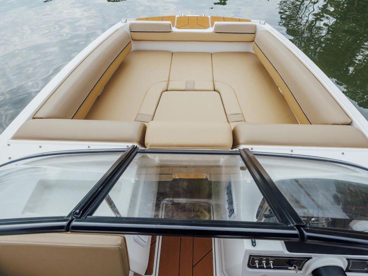 2026 Bayliner D20 Base