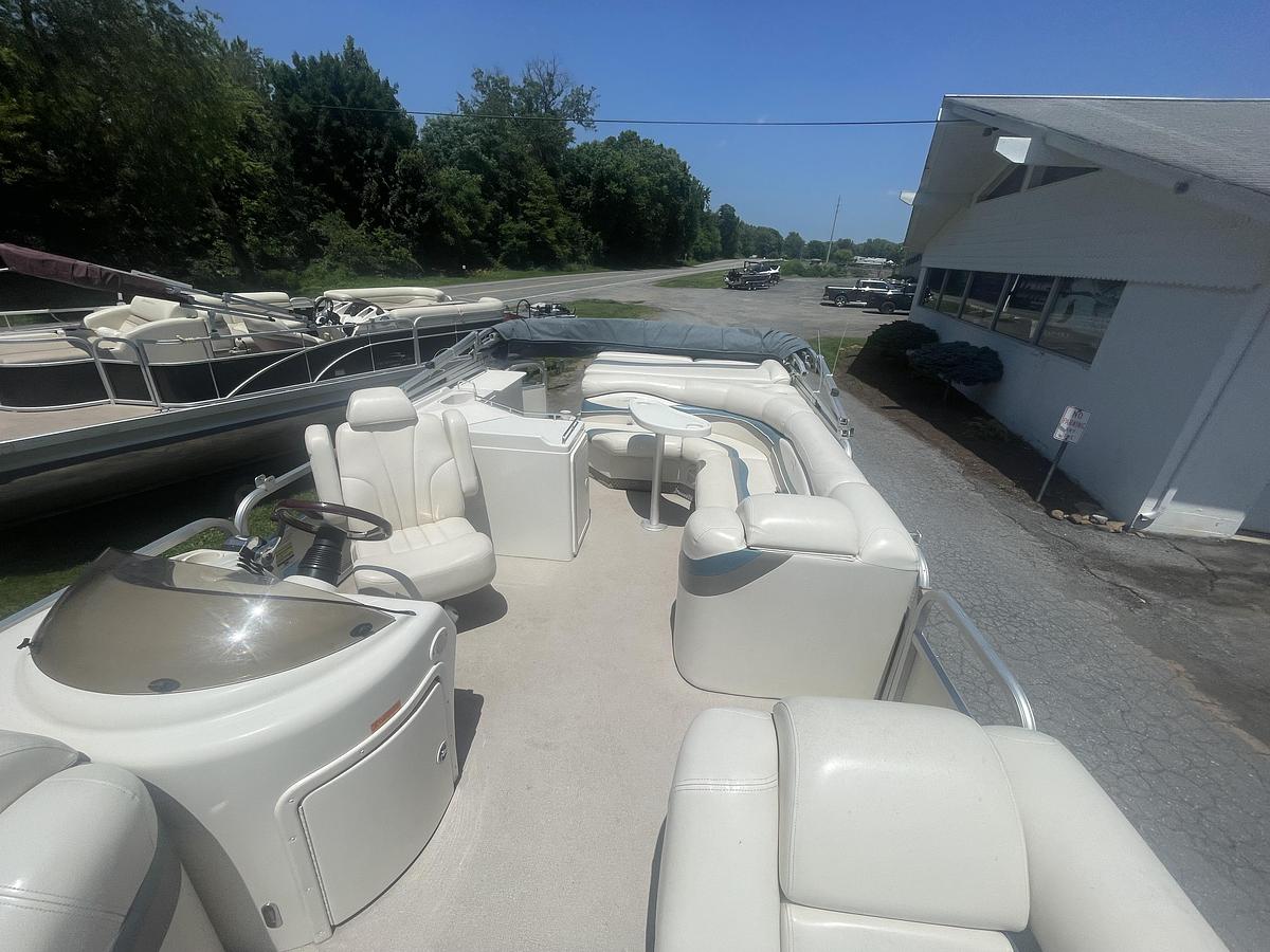 Used 2005 BENNINGTON 2575 RLX