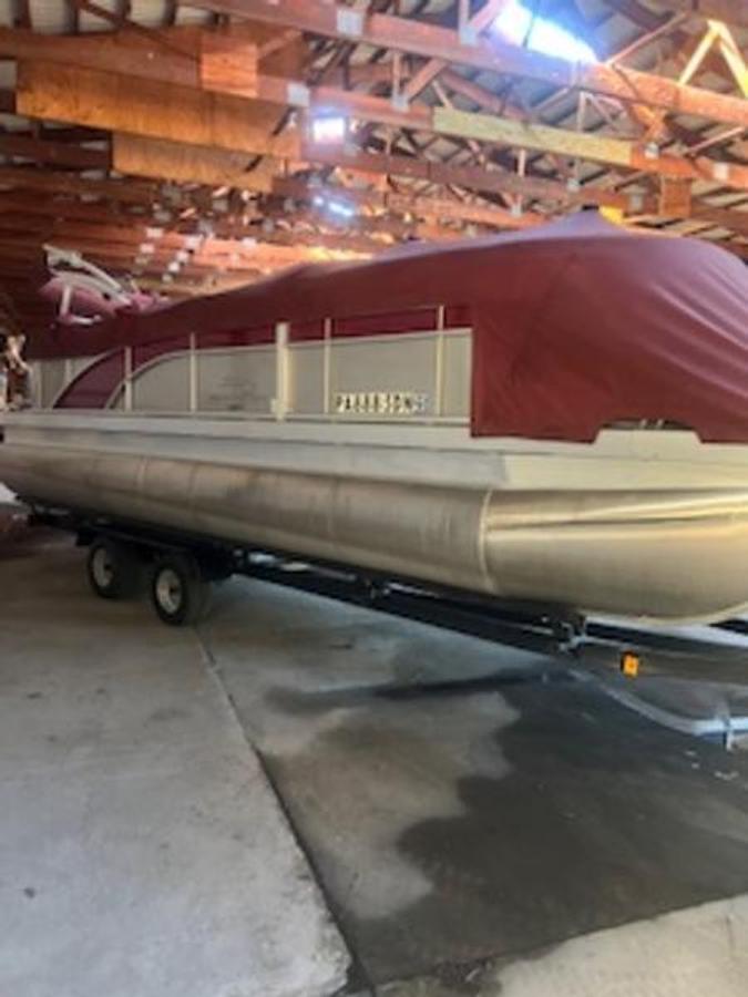 Used 2015 Bennington 22 SLX