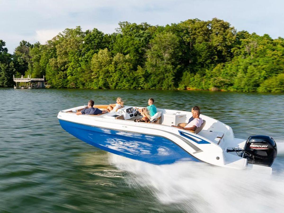 2025 Bayliner DX2200 Base
