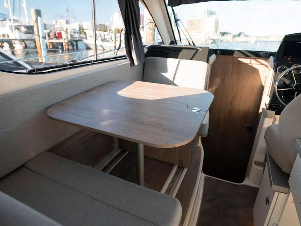 2025 Bayliner T29 Explorer Base
