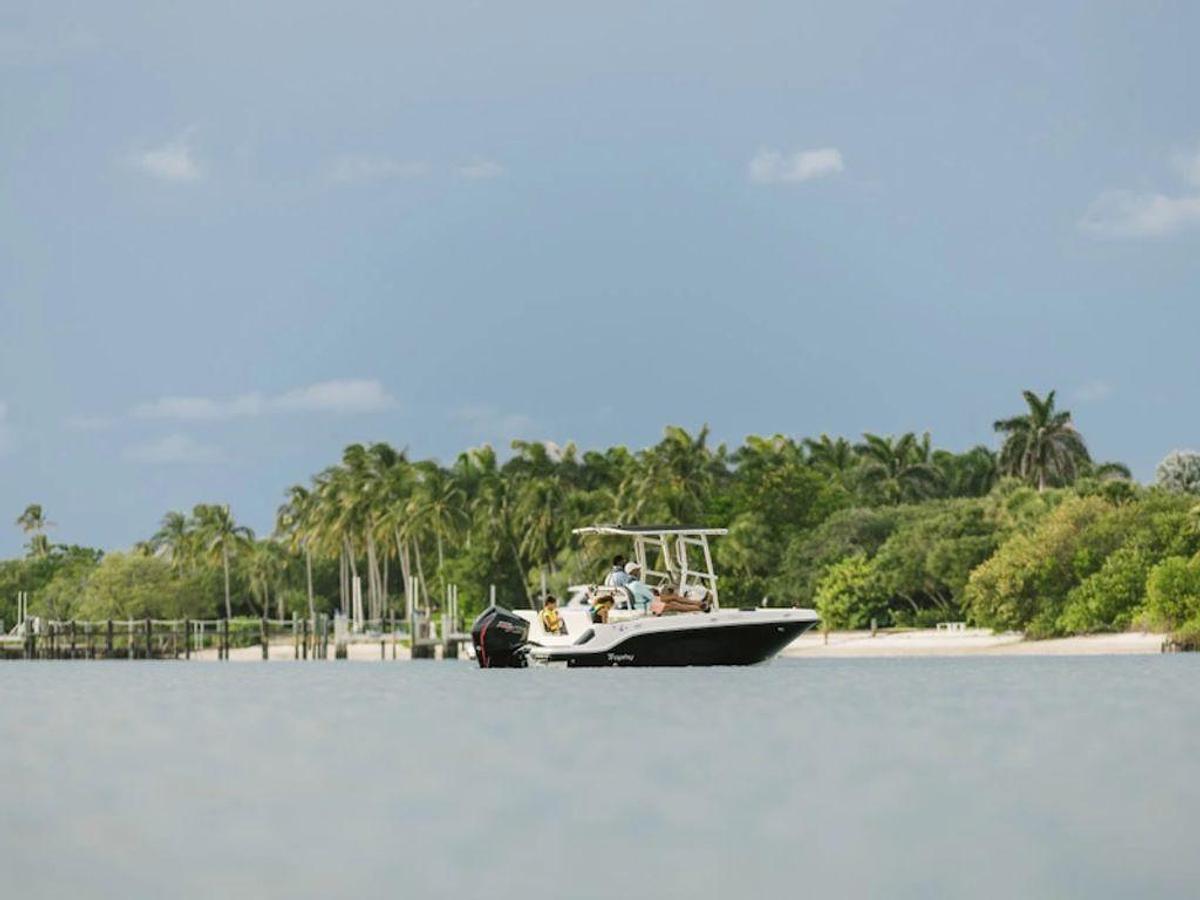 2026 Bayliner T20CC Base