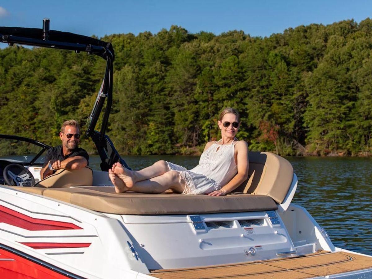 2025 Bayliner VR6 Bowrider Base