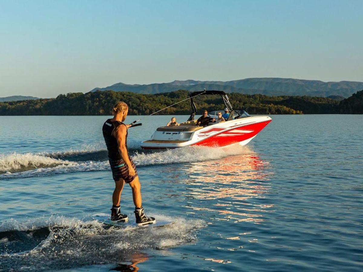 2025 Bayliner VR6 Bowrider Base