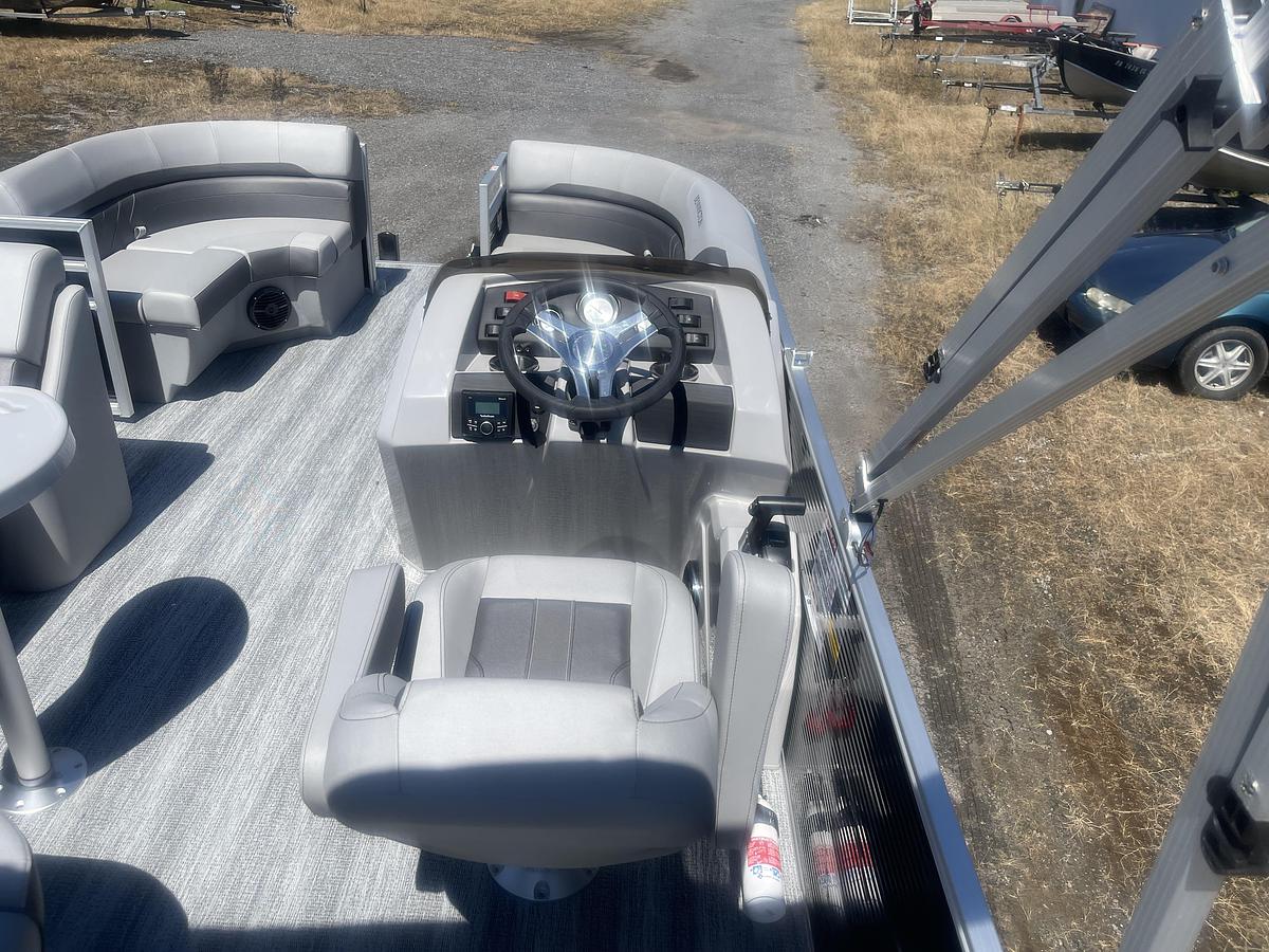 BENNINGTON 18SX CRUISE
