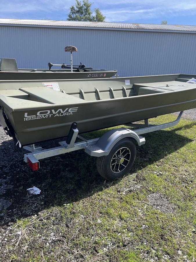 2026 Lowe Boats L1852MT AURA Tiller