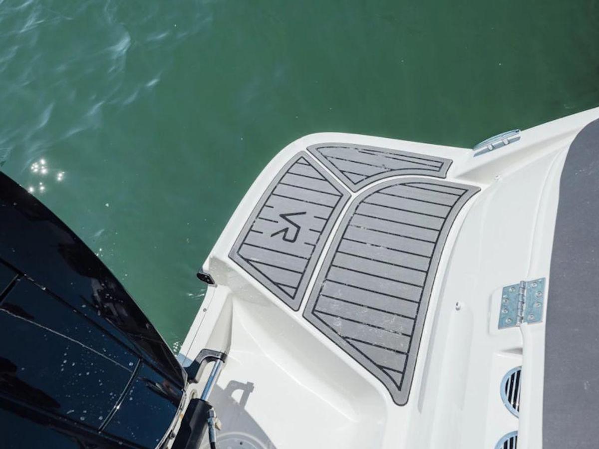 2026 Bayliner VR6 Outboard Base